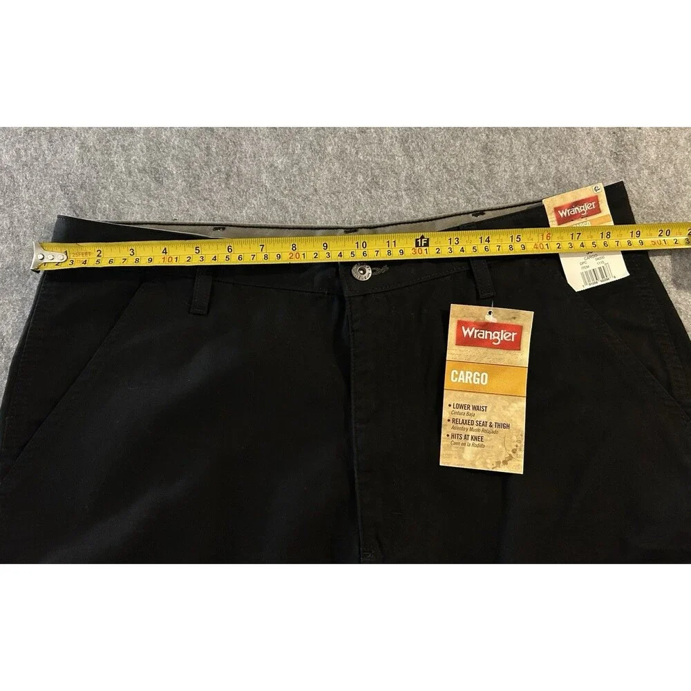 New Wrangler Black Cargo Utility Shorts Men 36, 9